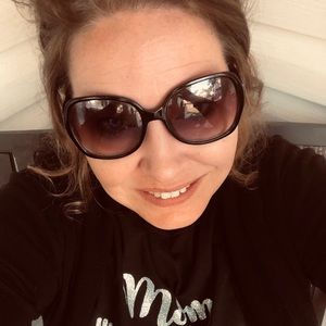 Meet your Posher, Angie